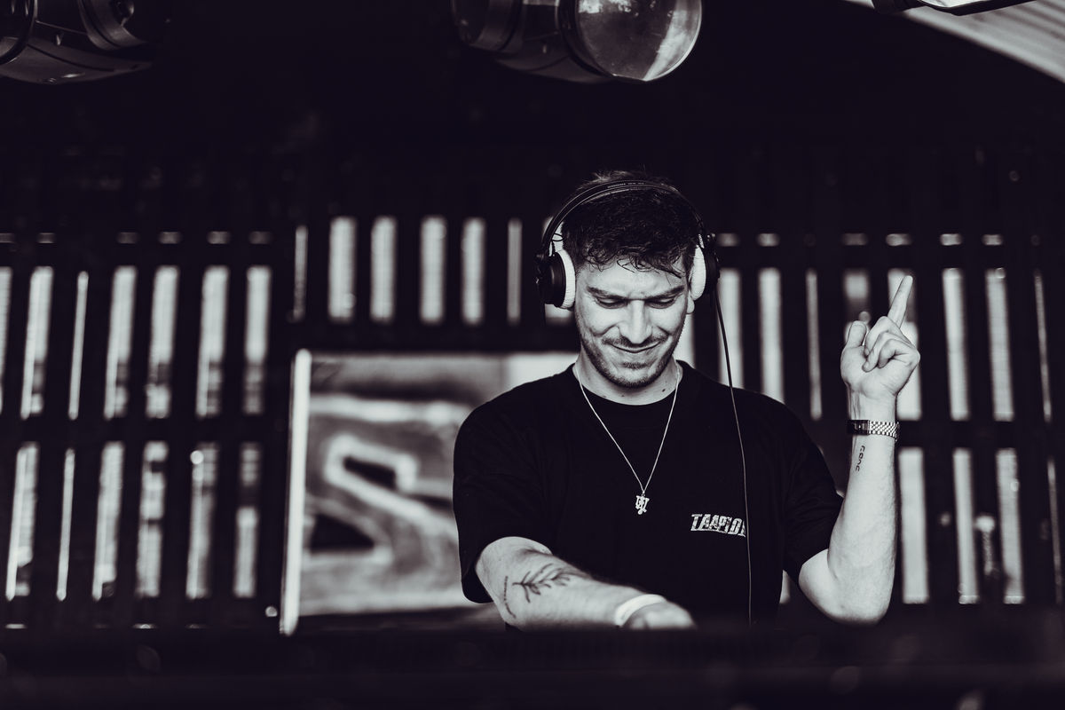 Loading... just a sec